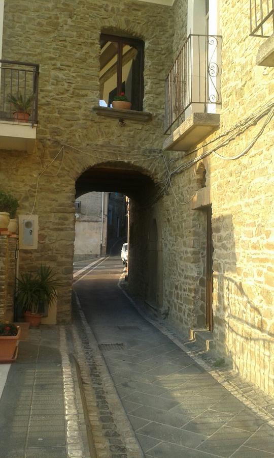 Pozzo Medievale Prignano Cilento Esterno foto