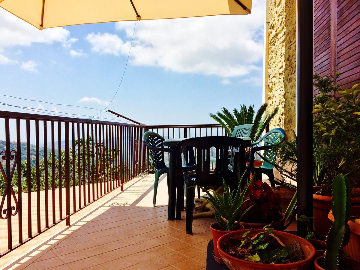 Pozzo Medievale Prignano Cilento Esterno foto