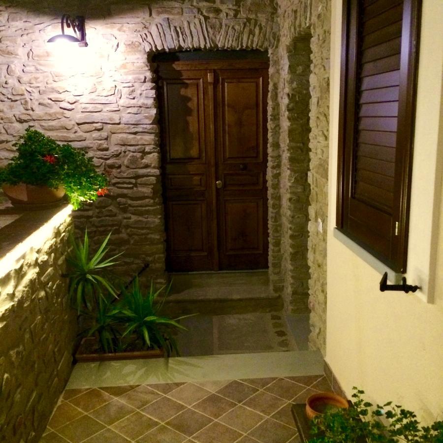 Pozzo Medievale Prignano Cilento Esterno foto