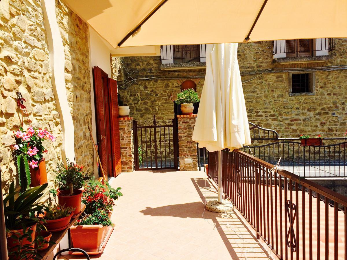 Pozzo Medievale Prignano Cilento Esterno foto