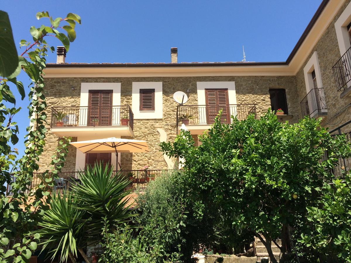 Pozzo Medievale Prignano Cilento Esterno foto