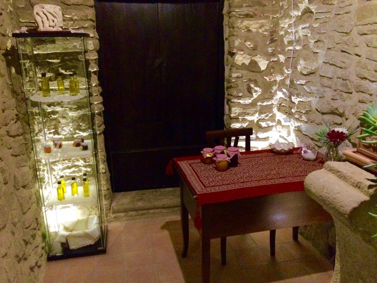 Pozzo Medievale Prignano Cilento Esterno foto