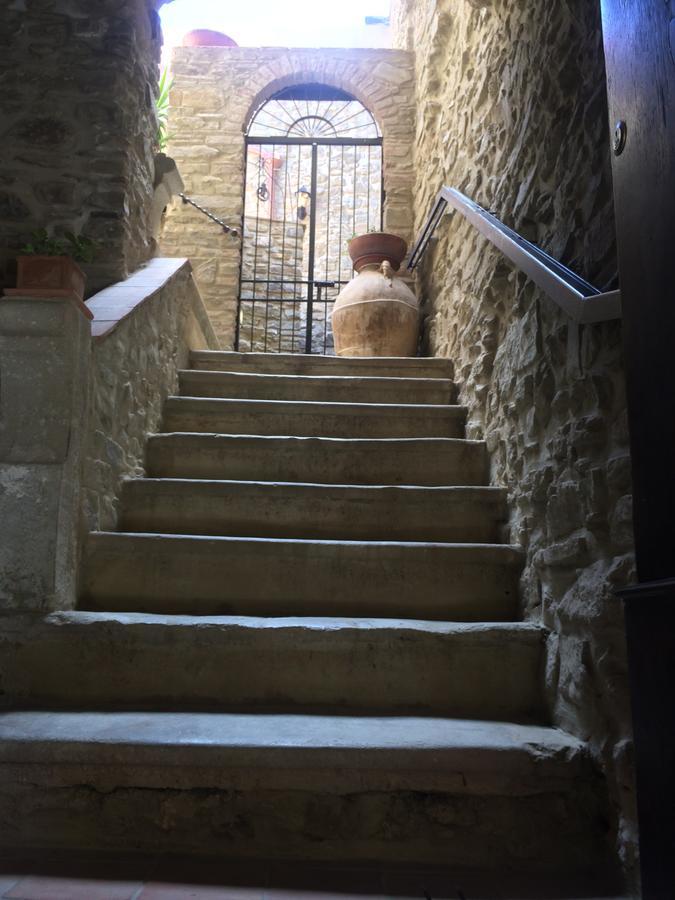 Pozzo Medievale Prignano Cilento Esterno foto